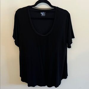 SHEBIRD Elegant Black Short Sleeve Tee with built in bra